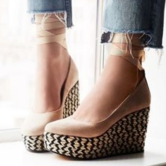 Free People Shoes - Free People Size 41 Taupe Charade Espadrilles